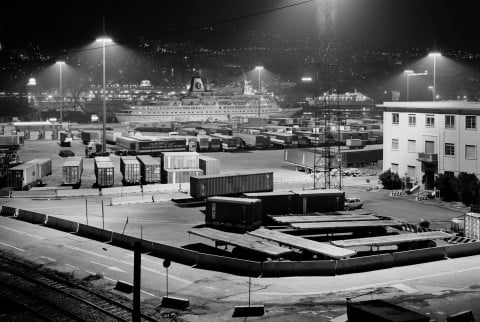 Gabriele Basilico - Genova, 1997 - Courtesy Gabriele Basilico and Photo & Co. Turin, Italy