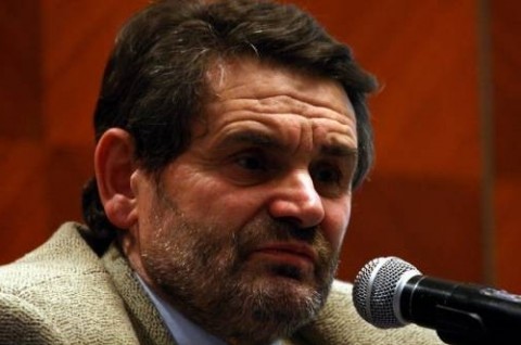 Claudio Spadoni Ancora suspense per la direzione di Arte Fiera. I giornali, impazienti, scommettono su Claudio Spadoni e/o Giorgio Verzotti. Ma per il D-Day mancano ancora una diecina di giorni