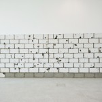 Teresa Margolles - Muro Baleado (Culiacán) - 2009 - veduta dell’allestimento presso Museion, Bolzano 2011 - courtesy l’artista - photo Othmar Seehauser Teresa Margolles - Muro Baleado (Culiacán) - 2009 - veduta dell’allestimento presso Museion, Bolzano 2011 - courtesy l’artista - photo Othmar Seehauser