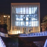 Teresa Margolles - ¿Cuanto dolor puede soportar una Ciudad? - 2010 - proiezione sulla facciata di Museion, Bolzano 2011 - courtesy l’artista - photo Othmar Seehauser Teresa Margolles - ¿Cuanto dolor puede soportar una Ciudad? - 2010 - proiezione sulla facciata di Museion, Bolzano 2011 - courtesy l’artista - photo Othmar Seehauser