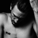Modello: AJ English, 24 anni, Los Angeles // Fotografo: Hedi Slimane // data tattoo: 13 giugno 2011 // Artista: Raymond Pettibon // Tatuatore: Lindsay Carmichael Modello: AJ English, 24 anni, Los Angeles // Fotografo: Hedi Slimane // data tattoo: 13 giugno 2011 // Artista: Raymond Pettibon // Tatuatore: Lindsay Carmichael