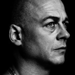 modello: Dinos Chapman, 49 anni, Londra // fotografo: Hedi Slimane // data tattoo: June 5, 2011 // artista: Dinos Chapman // tatuatore: Mo Coppoletta modello: Dinos Chapman, 49 anni, Londra // fotografo: Hedi Slimane // data tattoo: June 5, 2011 // artista: Dinos Chapman // tatuatore: Mo Coppoletta