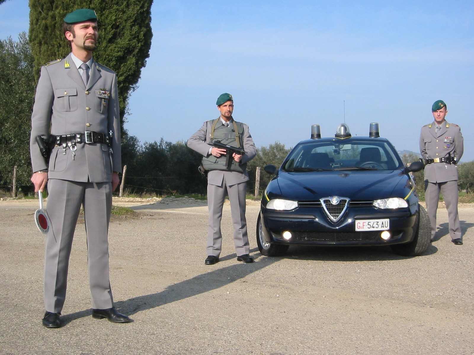 Risultati immagini per immagini della guardia di finanza