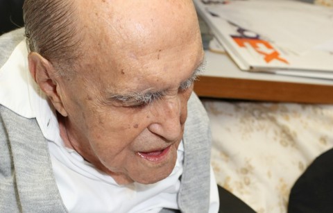 on Lo Strillone: Celant storce il naso per il rapporto arte – new technologies su L’Espresso. E poi Fondazione Andy Warhol, flash mob firmato Pistoletto, Oscar Niemeyer…