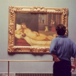 Luigi Ghirri - Firenze, 1986 – serie Il palazzo dell’Arte - project print - 6 x 8.3 cm - © Eredi di Luigi Ghirri - Courtesy Galleria Massimo Minini