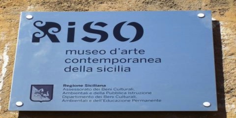 La targa del Museo Riso