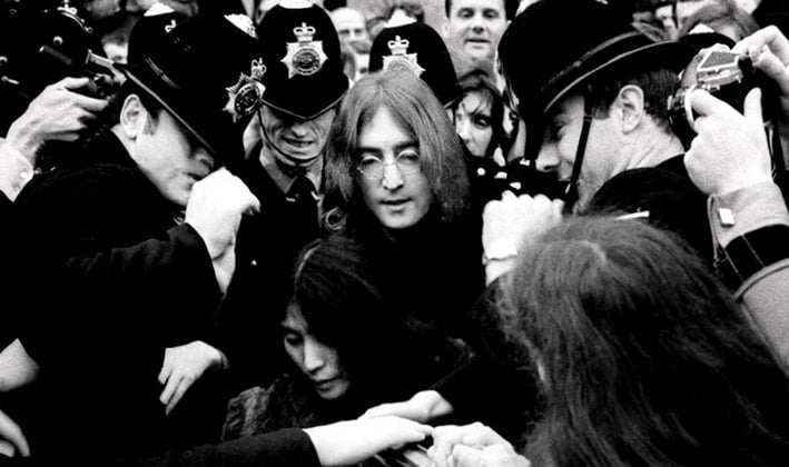 813 John Lennon e Yoko Ono: 5 foto per raccontare la loro storia d’amore e d’arte