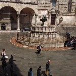 Luca Signorelli a Perugia - La fontana dei Pisano assiste impassibile