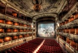 Lo storico sipario del Teatro della Pergola