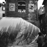 Laboratorio di Comunicazione militante. Fabbrica di Comunicazione - Festa dell’occupazione. Facciata della chiesa e gonfiabile - 20 novembre 1976 - Ex Chiesa di San Carpoforo - photo Fabio Cirifino - courtesy Studio Azzurro