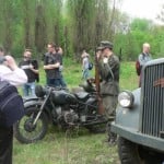 La Battaglia di Berlino del 1945? Un capolavoro. Tanto che Żmijewski la ricostruisce nella sua Biennale. Indossate un elmetto, ecco foto e video