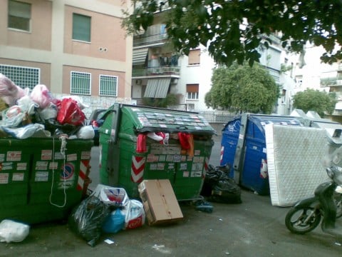 Cassonetti a Roma Discarica a Villa Adriana. Ecco perché sì