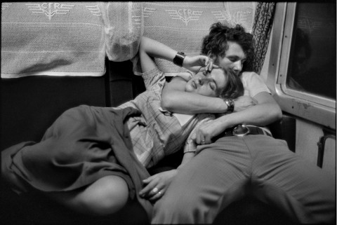 Henri Cartier-Bresson - In treno - Romania, 1975 - © Henri Cartier-Bresson-Magnum Photos-Contrasto