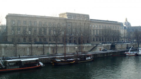 La facciata della Monnaie de Paris Il mercato delle pulci degli artisti. La Monnaie di Parigi per la Notte dei Musei si allena a diventare punto di riferimento cultura della capitale. Chiara Parisi ci racconta tutto