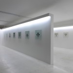 Massimo Antonaci - Cammino dentro un corpo solo. Da est a ovest 33 stazioni in terra straniera - veduta dell'allestimento presso la Collezione Maramotti, Reggio Emilia 2012