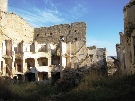 2.Poggioreale ruderi L’arte al tempo dei terremoti. La memoria viva del Belice