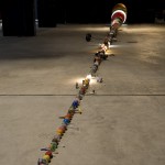 Wilfredo Prieto - Equilibrando la curva - veduta della mostra presso HangarBicocca, Milano 2012 - photo Agostino Osio