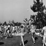 Bill Owens - Leisure: Americans At Play Series - 1973/1980 - Volleyball, 1977