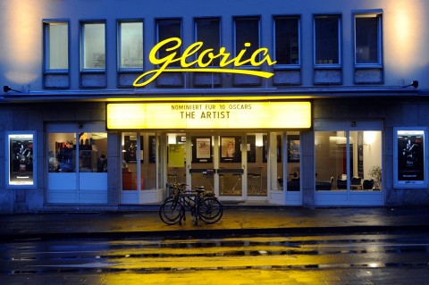 Gloria Kino – Kassel – foto Nils Klinger dOCUMENTA 13 Arriva Documenta, sotto coi libri