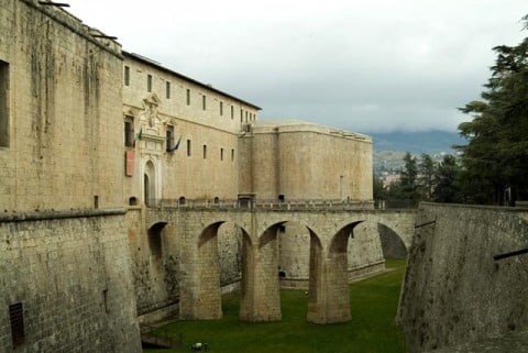 Il Forte Spagnolo sede del Museo Nazionale d’Abruzzo L’Italia e i suoi terremoti. Buone notizie dall’Aquila: arrivano cinque milioni di euro, parte il recupero del Forte Spagnolo e del Museo Nazionale d’Abruzzo