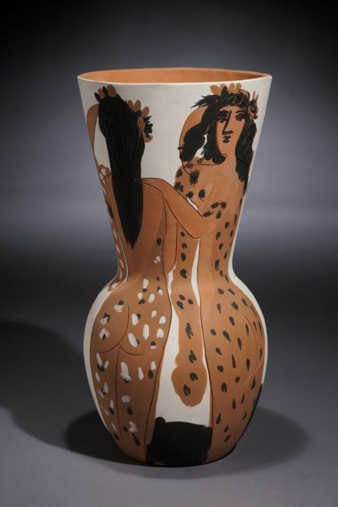 Pablo Picasso Grand Vase aux Femmes Voilées All’ombra del contemporaneo, le aste londinesi fanno faville anche con la ceramica. Prezzi milionari e record da Christie’s per i vasi francesi di Picasso