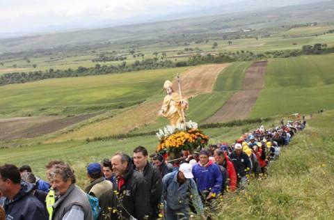 processione Umbria, la necessità di cambiar pagina