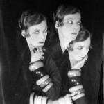 Cecil Beaton - 1929, Nancy Cunard, In mostra all'interno di  Un altro tempo. Vite nell'arte, a cura di Lea Vergine, 22 settembre 2012, Mart