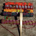 Dan Moi, Scacciapensieri tradizionali vietnamiti in ottone, con custodia di legno rivestita di stoffa colorata
