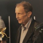 Franz West riceve il Leone d'Oro alla Biennale 2011