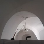 Gilberto Zorio - Tracce con arco voltaico - veduta della mostra presso Oredaria Arti Contemporanee, Roma 2012