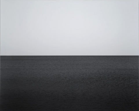 Hiroshi Sugimoto Baltic Sea Rügen 1996 Orizzonti poetici, da Rothko a Sugimoto. È la mostra con cui apre a Londra Pace Gallery. Che non risparmia certo sugli spazi: la nuova casa è dentro la Royal Academy of Arts