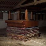 Il pianoforte rovesciato di John Cage, in mostra per "Fuori Uso in Opera", Pescara