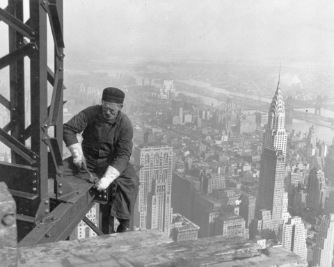 Lavoratore Equilibrio Il lavoro oggi? Poco, ma soprattutto diverso rispetto a qualche decennio fa. Fotografare la fatica nell’era dell’immateriale: è la sfida del neonato Premio Graziadei Studio Legale, in partnership col Macro