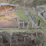 Pensiline in metallo e degrado al Teatro Romano