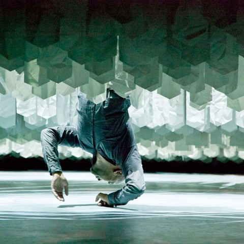 khan AKRAM KHAN