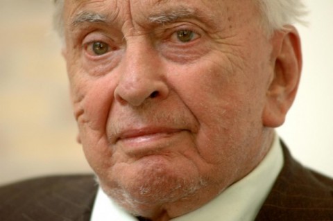Gore Vidal Lo Strillone: addio al cowboy e anche dandy Gore Vidal su La Stampa. E poi Pierre Cardin furioso, polemica Mitoraj a Pietrasanta, Alemanno lanzichenecco…