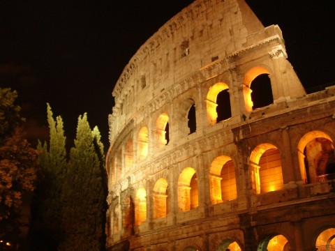Sfondi desktop Roma wallpapers free Colosseo di notte Troviamo un nome per i nuovi mecenati