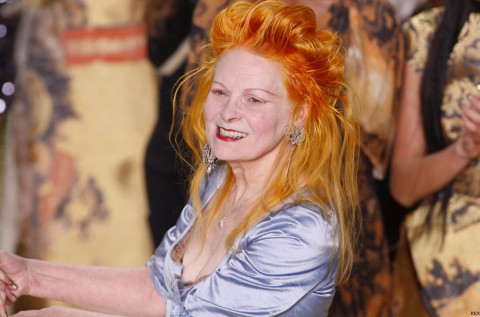 Vivienne Westwood Vivienne Westwood e i vetrai di Murano. Strano connubio? La Scuola del Vetro Abate Zanetti fa le cose in grande. E quest’anno sforna una corona per la grande stilista