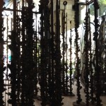 Pinuccio Sciola - Le Colonne Infinite. Omaggio a Gaudí - veduta della mostra presso la Basilica di San Saturnino, Cagliari 2012