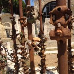 Pinuccio Sciola - Le Colonne Infinite. Omaggio a Gaudí - veduta della mostra presso la Basilica di San Saturnino, Cagliari 2012
