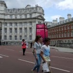 olympics hostess a the mall (foto Martina Federico)