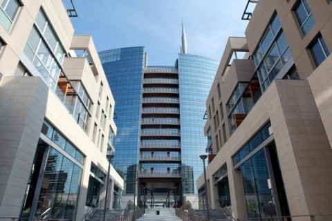 Corso Como District Quali saranno i primi galleristi milanesi a decidere di spostarsi nel nuovissimo Corso Como District? Quanto influirà il fascino dei grattacieli sull’art world meneghino?