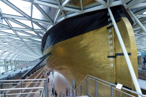 Cutty Sark stern Il premio più cattivo, per l'architettura più brutta. Londra assegna a Nicholas Grimshaw il BD Carbuncle Cup. Merito della sua Cutty Sark, nave imperiale parzialmente in bottiglia