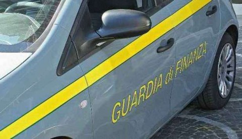 GDF Tutti indagano, ma Artribune ha i nomi. Le attività chiuse dalla Finanza per irregolarità sarebbero la galleria Anfiteatro Arte di Padova e la casa d’aste Babuino di Roma