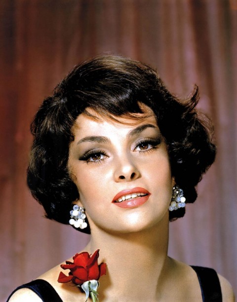 Lollo Gina Lollobrigida e quel fattaccio che la portò in tribunale. A Venezia l'attrice-artista racconta un episodio curioso, finito per il meglio. La storia dell'elaborato furto...