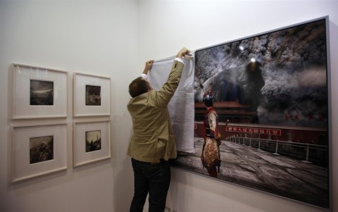 Lopera di Chi Peng viene occultata Storie di ordinaria censura. In Cina non c'è fiera senza polemiche. Sh Contemporary chiude bene, ma con l'ennesimo episodio repressivo. Stavolta è toccato a Chi Peng