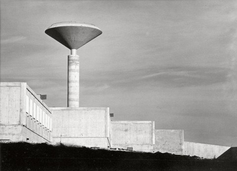 Munio Weinraub Reform School Gil Am Shefaram Israel1964 Lido Updates: omaggio fuori concorso a Gitai senior, allievo della Bauhaus. Amos Gitai indovina il tema, ma perde ritmo. Effetto noia anche per i più intellettuali