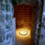 Periplo della scultura italiana contemporanea 3, Matera - francesco arena, copertone con cerchio di pietre 2012 (foto Giuseppe Maino - Soprintendenza B.S.A.E. della Basilicata, Matera)
