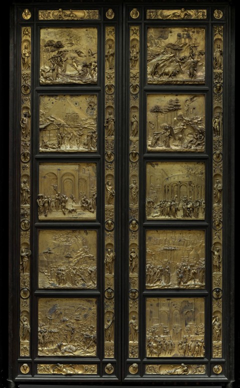 Porta del Paradiso intero dopo restauro Coutesy Opera di Santa Maria del Fiore foto Antonio Qua Torna a splendere a Firenze la Porta del Paradiso del Ghiberti, dopo 27 anni di restauro. Chiusa in una monolitica teca protettiva, Artribune ve la mostra in anteprima