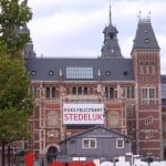 il Rijksmuseum si congratula con i vicini dello stedelijk
